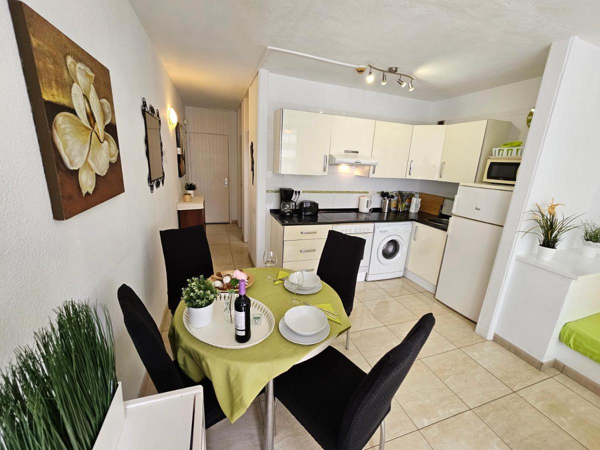 Casa Palmera 3 Only 150 Metres To The Beach, Heated Pool, Wifi, Sat-Tv, Balcony Arona  Eksteriør billede